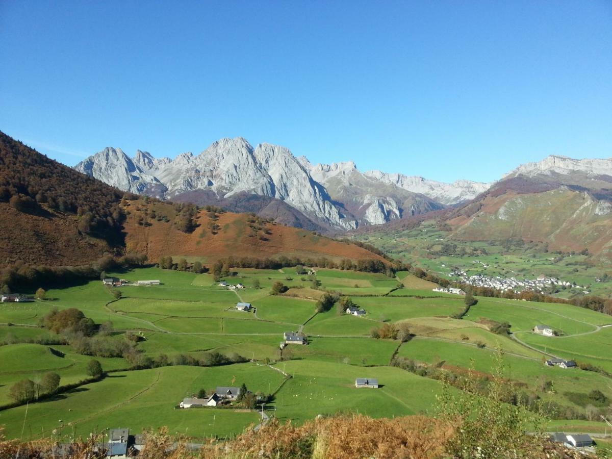 Gite De Montagne Du Plateau De Lhers- Accueil Randonneurs Accous ภายนอก รูปภาพ