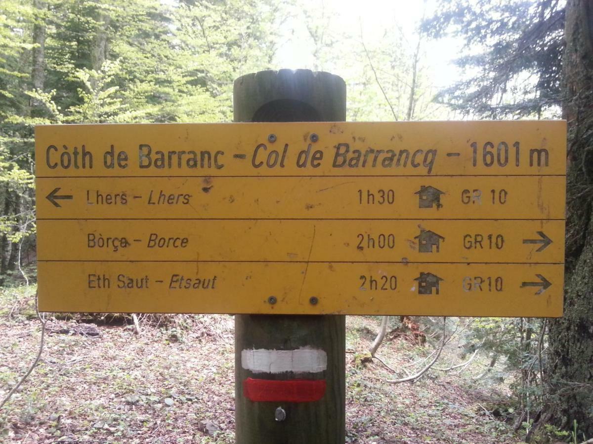 Gite De Montagne Du Plateau De Lhers- Accueil Randonneurs Accous ภายนอก รูปภาพ