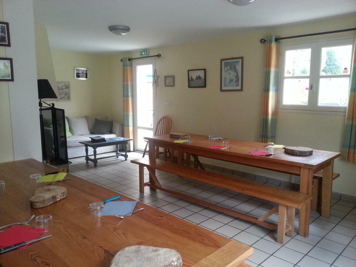 Gite De Montagne Du Plateau De Lhers- Accueil Randonneurs Accous ภายนอก รูปภาพ